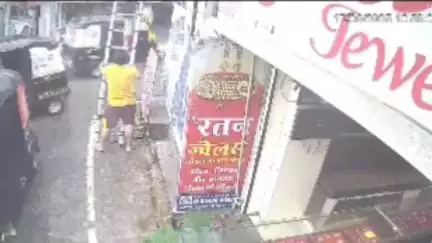 मंडी: मंडी में बिजली का झटका लगने से 45 वर्षीय व्यक्ति की मौत, टीवी केबल लगाते समय पोल से गिरा, अस्पताल में घोषित किया
