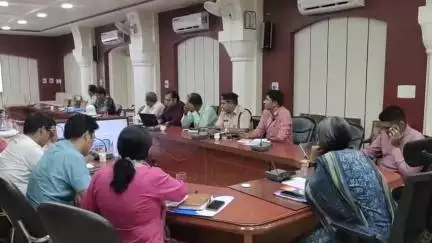बीकानेर: कलेक्ट्रेट सभागार में जिला कलेक्टर की अध्यक्षता में हुई जिला स्तरीय महिला समाधान समिति की बैठक