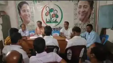 মাথাভাঙা ২: নিশিগঞ্জ সংলগ্ন এলাকায় তৃণমূলের উদ্যোগে আয়োজিত বৈঠক, উপস্থিত জেলা সাধারণ সম্পাদক