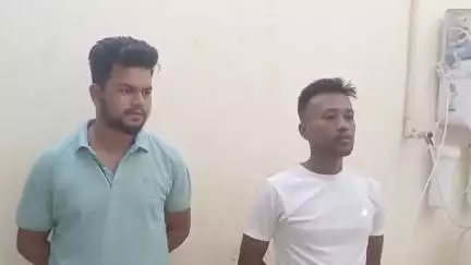 হোজাই: গোবিন্দপল্লী আৰু বিষ্ণুপল্লীত আৰক্ষীয়ে অভিযান চলাই ড্ৰাগছ সহ আটক কৰে দুই সৰবৰাহকাৰীক