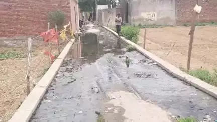 जसवंतनगर: ग्राम दुर्गापुरा में फैली गंदगी को लेकर भड़के ग्रामीण, विरोध प्रदर्शन कर आक्रोश जताया #jansamasya
