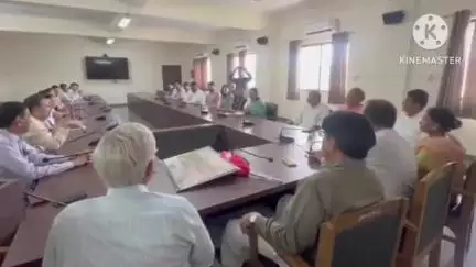 दौसा: दौसा सांसद मुरारी लाल मीणा ने कोटा स्थित मीनेश यूनिवर्सिटी का किया अवलोकन, अनेक लोग रहे साथ