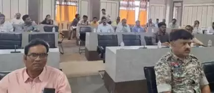 दंतेवाड़ा: 21 जून को अंतर्राष्ट्रीय योग दिवस की तैयारी एवं व्यवस्थाओं के संबंध में अधिकारियों को सौंपे गए दिशा-निर्देश