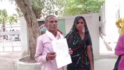 ललितपुर: लागोंन निवासी पीड़ित ने विपक्षी पर अवैध रूप से उसकी जमीन पर कब्जा करने का आरोप लगाया