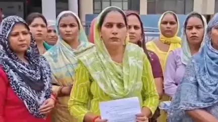 जगाधरी: दढ़वा: झूठे केस में फंसाने के मामले में गांव की महिलाओं ने पुलिस अधीक्षक को दी शिकायत
