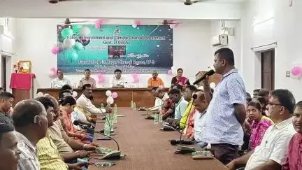 ଦେବଗଡ: ବନଖଣ୍ଡ ସମ୍ମିଳନୀ କକ୍ଷରେ ବନଖଣ୍ଡ ଅଧିକାରୀ ମଗର ଧାନାଜିଙ୍କୁ ବିଦାୟ କାଳୀନ ସମ୍ବର୍ଦ୍ଧନା ସଭା