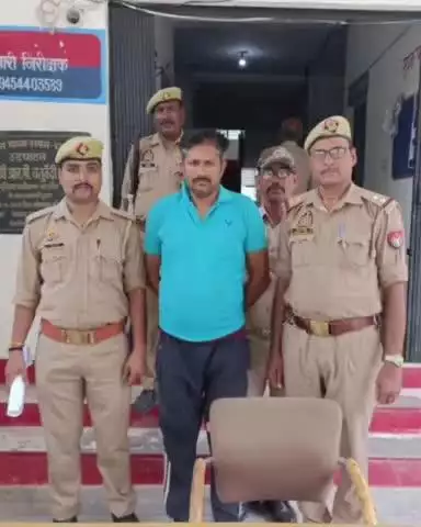 कालपी: जिलाबदर अपराधी जनपद की सीमा के अंदर मिला, चुर्खी थाना पुलिस ने नादई मोड़ से अवैध चाकू के साथ किया गिरफ्तार