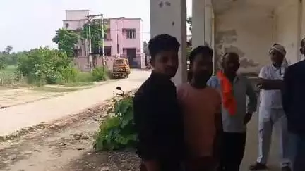 सीतापुर: रेखा गोयल चौराहे के पास सड़क पर तेज रफ्तार बाइक ने साइकिल सवार मजदूर को मारी जोरदार टक्कर, इलाज के दौरान हुई मौत