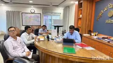 लातेहार: समाहरणालय में उपायुक्त की अध्यक्षता में की गई भवन प्रमंडल के अंतर्गत किए जा रहे कार्यों की समीक्षा