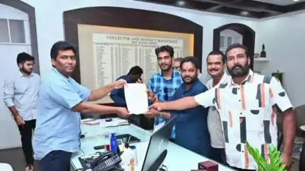 జిల్లా కలెక్టర్ సగిలిని కలిసిన ఎలక్ట్రికల్ యూనియన్ సభ్యులు, పిఠాపురంలో జాబ్ మేళా నిర్వహించాలని విజ్ఞప్తి