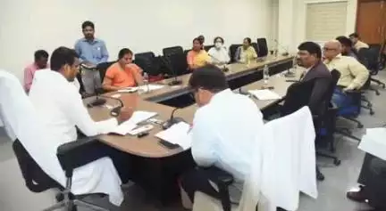 గద్వాల్: జిల్లాలో సదరం సర్టిఫికెట్ల ప్రక్రియను వేగవంతం చేయాలి: కలెక్టర్ బి.ఎం.సంతోష్ కుమార్