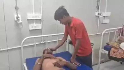 जगदीशपुर: बवरगंज थाना क्षेत्र के मोहदीनगर साईं मंदिर के पास ई-रिक्शा चालक ने जहर खाकर आत्महत्या की कोशिश की