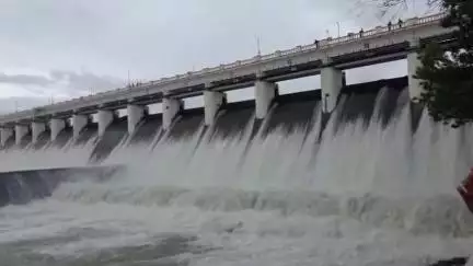 તળાજા: શેત્રુંજી ડેમ ઓવર ફલો થતાં તળાજા તાલુકાના ગામડાઓને એલર્ટ કરવામાં આવ્યા