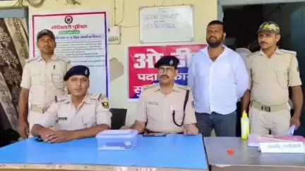 सुगौली: सुगौली पुलिस ने लूट की फिराक में लगे अपराधी को देसी कट्टा और कारतूस के साथ पकड़ा, भेजा जेल