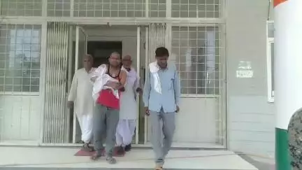 कैलारस: हटीपुरा में प्रॉपर्टी विवाद में भाई ने भाई को मारी गोली, घायल परिजनों के साथ पहुंचा कैलारस थाने