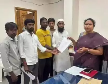 గద్వాల్: జిల్లాలో ప్రైవేట్ పాఠశాలలపై చర్యలు తీసుకోవాలి.BRSV, SFI, PDSU విద్యార్థి సంఘాల నాయకులు
