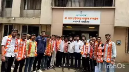 ठाणे: नौपाडा विभागातील युवा कार्यकर्त्यांचा युवा सेना कार्याध्यक्ष पूर्वेश सरनाईक यांच्या उपस्थितीत  युवा सेनेत प्रवेश