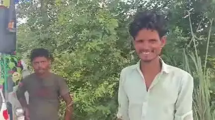सीतापुर: हरगांव में ई-रिक्शा में चार्जिंग लगाते समय अचानक करंट की चपेट में आने से एक व्यक्ति की मौत