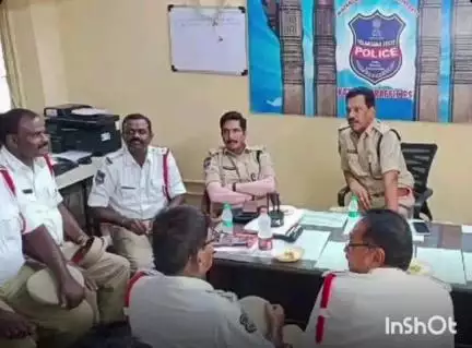 ఖాజీపేట: వాహనదారుల భద్రతే మన బాధ్యత  అన్నారు ట్రాఫిక్ అదనపు డీసీపీ రాయల ప్రభాకర్