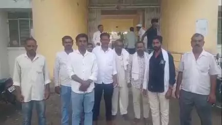 सेनगाव: चोंडी खुर्द येथील अनेक शेतकरी दुष्काळी अनुदानापासून वंचित,तहसीलदारांना दिलेनिवेदन #jansamasya