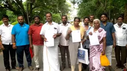 தருமபுரி: ஆட்சியர் அலுவலகத்தில் தலைமுறை சொத்துக்கு உரிமையில்லை என
 வக்புவாரியத்துக்கு ஆதரவாக அதிகாரிகள்..