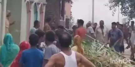 बागपत: संतोषपुर गांव में दीवार निर्माण को लेकर दो पक्षों में जमकर हुई मारपीट, वीडियो सोशल मीडिया पर हुआ वायरल