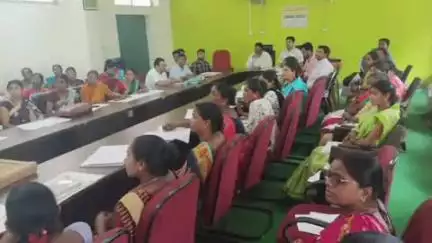 जामा: मतदान केंद्रों के क्षेत्रों की जियो फेंसिंग, सीमांकन और नजरी नक्शा बनाने के लिए जामा में दो दिवसीय प्रशिक्षण