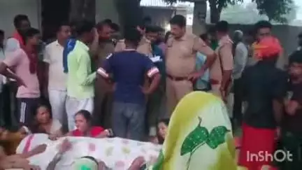 बुढ़नपुर: अतरौलिया थाना क्षेत्र के सिकंदरपुर गांव निवासी युवक की संदिग्ध परिस्थितियों में हुई मौत, मौके पर पहुंची पुलिस