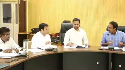 सागर: समय पर कार्य न करने वाली निर्माण एजेंसी को करें ब्लैक लिस्ट, कलेक्टर ने जल जीवन मिशन के कार्यों की समीक्षा की