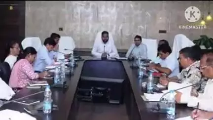 कांकेर: कांकेर कलेक्टर ने स्कूल छात्रावास परिसर, मैदान और सड़कों के किनारे पौधारोपण कराने के लिए दिए निर्देश