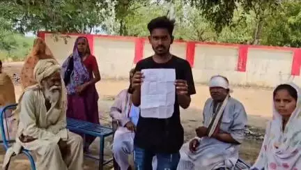 महोबा: बराएं गांव में दबंगों ने घर में घुसकर एक ही परिवार की तीन युवतियों सहित 5 को पीटा, पीड़ितों ने एसपी से की शिकायत