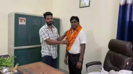 तिलहर: कटरा नगर पंचायत के अधिशासी अधिकारी शिवलाल राम जी ने कार्यभार ग्रहण किया, कर्मचारियों को दिए निर्देश