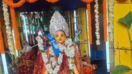 কাঁথি ১: কাঁথি পৌরসভার ১৪ নং ওয়ার্ডে হরিনাম সংকীর্তন উপলক্ষ্যে অন্নমহোৎসব আজ অনুষ্ঠিত হয়,উপস্থিত কাঁথির সাংসদ সৌমেন্দু অধিকারী