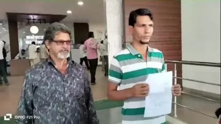 नीमच नगर: प्रधानमंत्री आवास निर्माण में सरपंच ने मांगी रिश्वत, बराडा के पीड़ित ने जनसुनवाई में लगाई गुहार