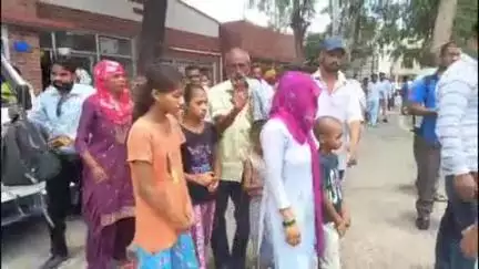 भगवानपुर: करौंदी गांव निवासी युवक की संदिग्ध हालत में नशा मुक्ति केंद्र में हुई मौत, विधायक ने कोतवाल से की मुलाकात