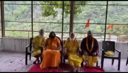 नरेन्द्रनगर: आगामी गंगा स्वच्छता गोमुख संकल्प यात्रा के संबंध में ब्रह्मपुरी में श्रीराम तपस्थली आश्रम में संतों की बैठक हुई