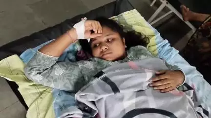 बालाघाट: काली पुतली चौक पर कॉलेज जा रही छात्रा को बाइक चालक ने मारी टक्कर, ज़िला अस्पताल में भर्ती