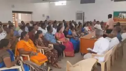 திருப்பூர் தெற்கு: ஊத்துக்குளி சாலையில் உள்ள ஏ ஐ டி யு சி தொழிற்சங்க அலுவலகத்தில் செயற்கை நுண்ணறிவு தாக்கமும் விளைவுகளும் என்ற தலைப்பில் கருத்தரங்கம் நடைபெற்றது