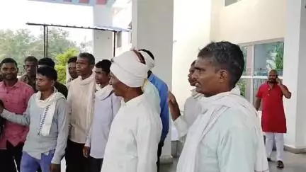 बालाघाट: वन अधिकार पट्टे की मांग को लेकर आदिवासियों ने कलेक्टर से गुहार लगाई, कहा- जान देंगे पर जमीन नहीं!