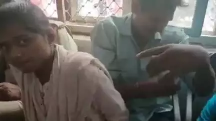 महोली: महोली में गाली देने पर हुए विवाद में दो पक्षों के बीच जमकर मारपीट, 6 लोग हुए घायल