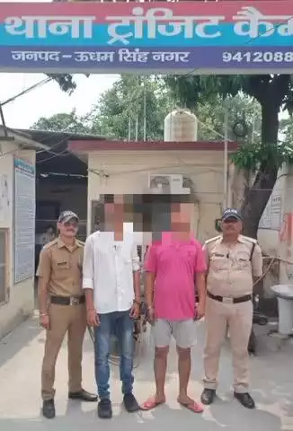 रुद्रपुर: ट्रांजिट कैंप थाना पुलिस ने शराब पीकर शांति व्यवस्था भंग करने के मामले में आवास विकास से 2 आरोपियों को किया गिरफ्तार