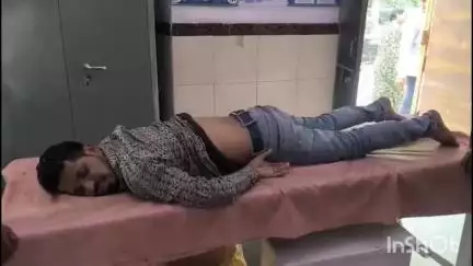 धार: बिजली लाइन पर काम करते समय कर्मचारी करंट लगने से झुलसा, खंभे से नीचे गिरा