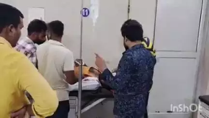 बहराइच: रंजीतपुर के पास बाइक और ठेलिया की टक्कर में युवक घायल, अस्पताल में इलाज जारी है