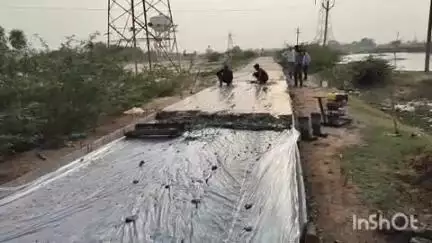 औरैया: दिबियापुर कस्बा के रोडवेज बस स्टैंड की ओर जाने वाली सड़क पर तेज गति से चल रहा निर्माण कार्य, लोगों को मिली राहत
