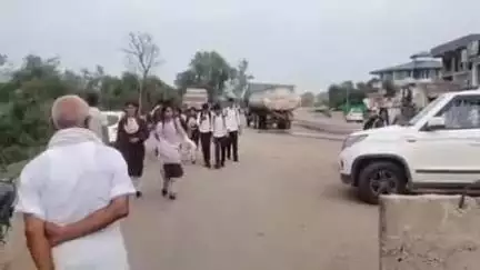 नूरपुर: नूरपुर के अंतर्गत पंचायत भडवार के निवासियों ने भड़वार में NHAI और फोरलेन निर्माण कंपनी के निर्माण कार्य पर जताया रोष