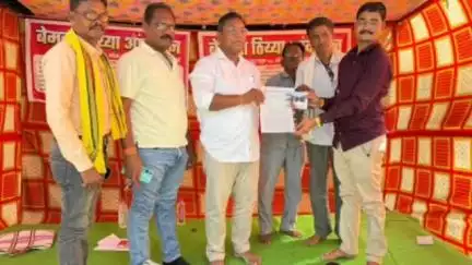 गडचिरोली: सार्वजनिक बांधकाम विभाग, गडचिरोली समोरील ठिय्या आंदोलनाला आमदार मिलिंद नरोटे यांनी दिली भेट