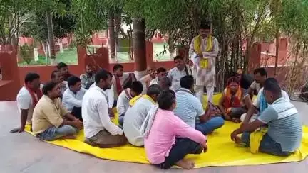 जगदीशपुर: जगदीशपुर वीर कुंवर सिंह किला मैदान में वार्ड संघ की बैठक में 23 जून को एकदिवसीय धरने का लिया निर्णय