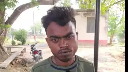 करगहर: उबधी गांव में घर में चोरी करते हुए एक युवक को घर के लोगों ने पकड़ा, पुलिस ने सूचना के बाद गिरफ्तार कर भेजा जेल