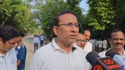 रुद्रपुर: गांधी पार्क से कलेक्ट्रेट तक 11वें अंतर्राष्ट्रीय योग दिवस पर 'रन फॉर योगा' का आयोजन किया गया
