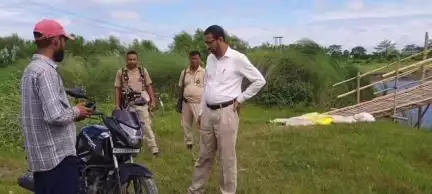 ছিপাঝাৰ: ধলপুৰ কৃষি প্ৰকল্পৰ পৰা সংখ্যালঘু লোকক স্থানান্তৰ, প্ৰক্ৰিয়া পৰিদৰ্শন কৰে জিলা আয়ুক্তই